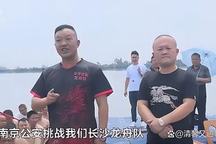 “追星”成功！F1中国站发布会：周冠宇C位&紧挨偶像阿隆索